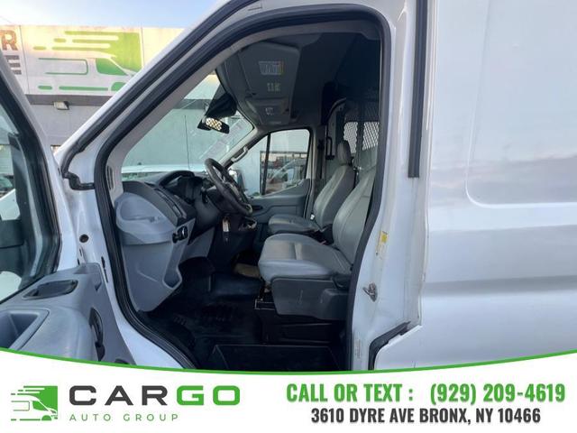 Photo of 2018 Oxford White Ford Transit-250