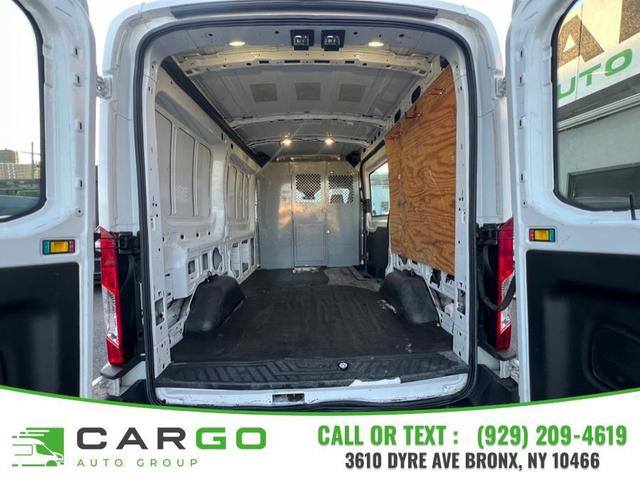 Photo of 2018 Oxford White Ford Transit-250