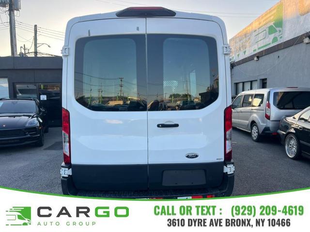 Photo of 2018 Oxford White Ford Transit-250