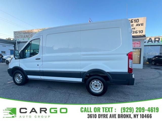 Photo of 2018 Oxford White Ford Transit-250