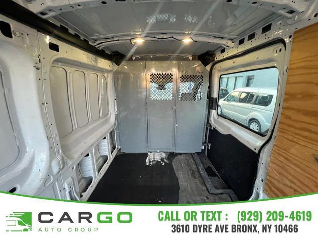 Photo of 2018 Oxford White Ford Transit-250