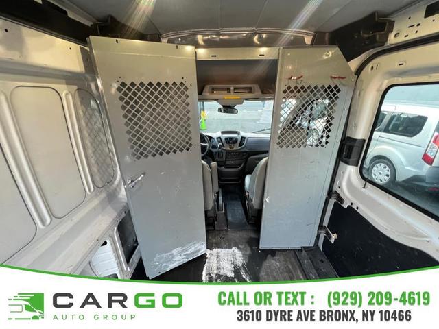 Photo of 2018 Oxford White Ford Transit-250