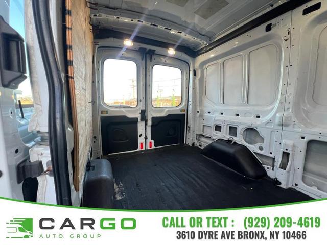 Photo of 2018 Oxford White Ford Transit-250