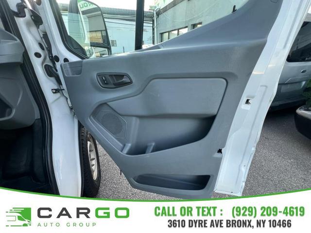 Photo of 2018 Oxford White Ford Transit-250