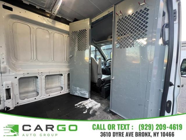 Photo of 2018 Oxford White Ford Transit-250