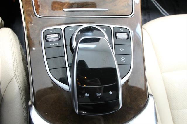 Photo of 2015 Polar White Mercedes-Benz C-Class