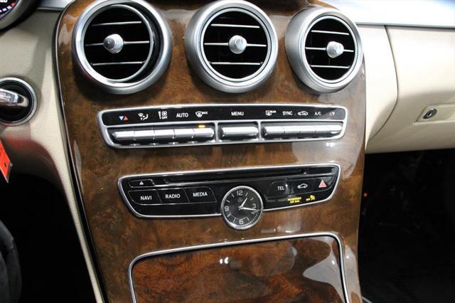 Photo of 2015 Polar White Mercedes-Benz C-Class