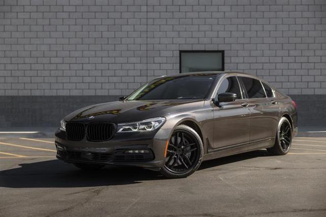 2017 BMW 750