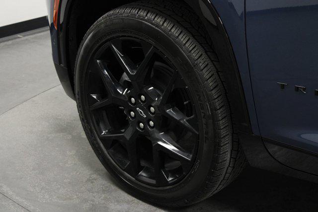 Photo of 2026 Lakeshore Blue Metallic Chevrolet Traverse