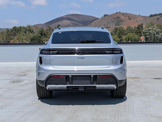 Photo of 2025 Dolomite Silver Metallic Porsche Macan