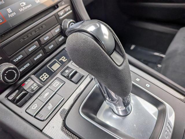 Photo of 2018 Jet Black Metallic Porsche 911