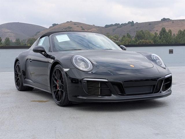 Photo of 2018 Jet Black Metallic Porsche 911