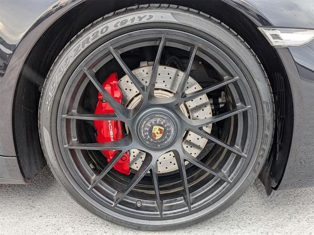 Photo of 2018 Jet Black Metallic Porsche 911