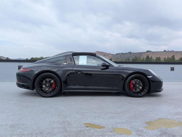 Photo of 2018 Jet Black Metallic Porsche 911