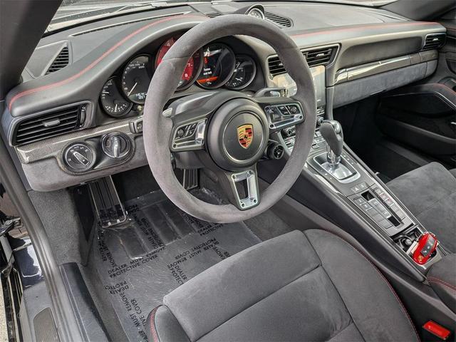 Photo of 2018 Jet Black Metallic Porsche 911