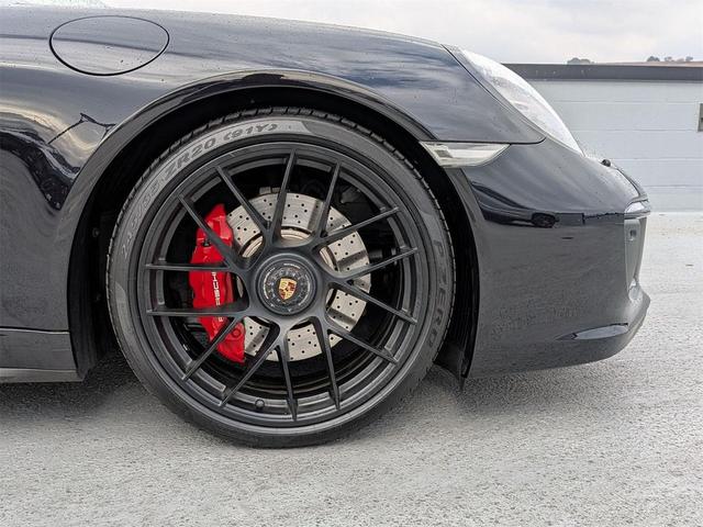 Photo of 2018 Jet Black Metallic Porsche 911