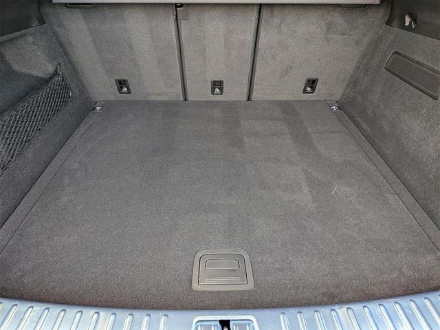 Photo of 2025 White Porsche Cayenne