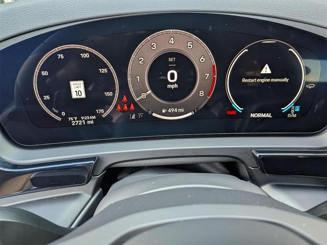 Photo of 2025 White Porsche Cayenne