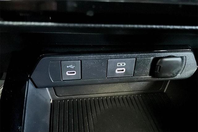 Photo of 2024 Midnight Black Metallic Toyota Prius Prime