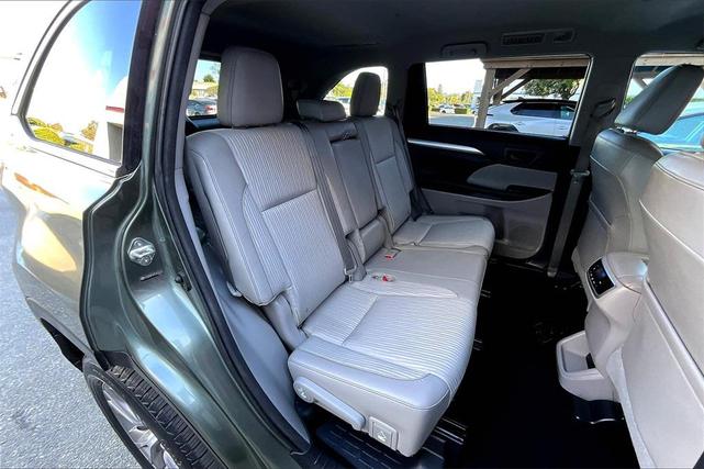 Photo of 2014 Alumina Jade Metallic Toyota Highlander
