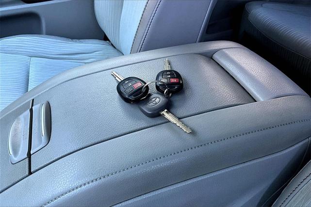 Photo of 2014 Alumina Jade Metallic Toyota Highlander