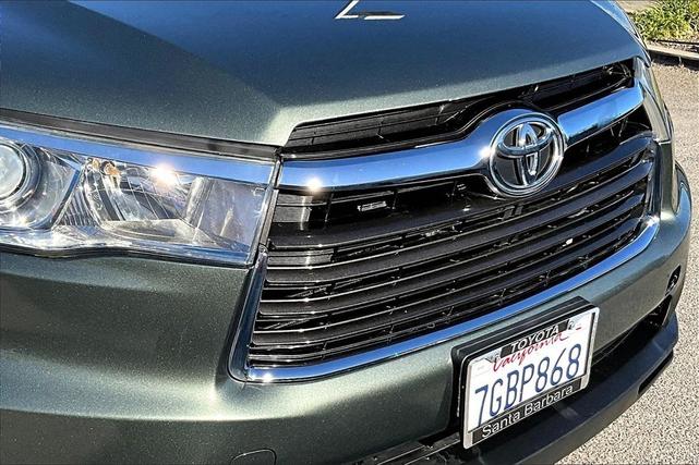 Photo of 2014 Alumina Jade Metallic Toyota Highlander