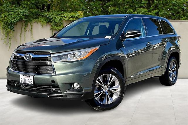 Photo of 2014 Alumina Jade Metallic Toyota Highlander