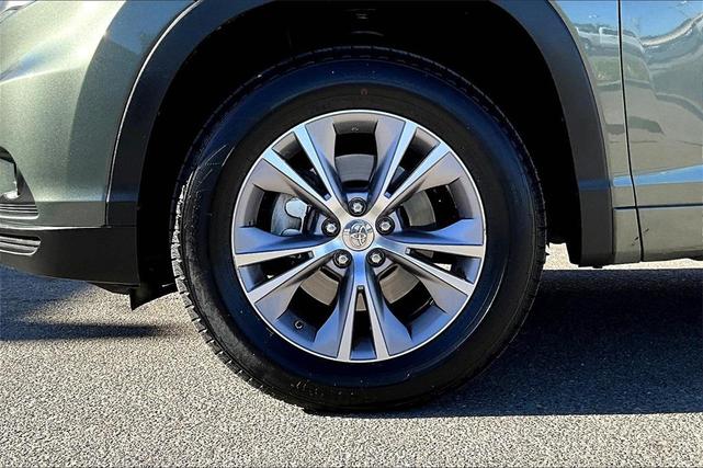 Photo of 2014 Alumina Jade Metallic Toyota Highlander