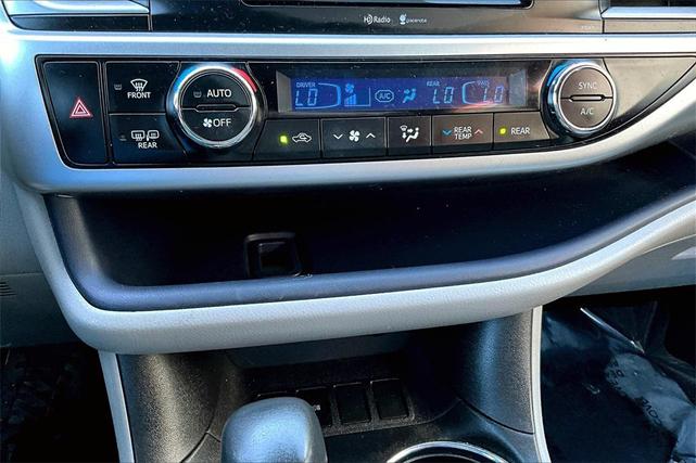 Photo of 2014 Alumina Jade Metallic Toyota Highlander