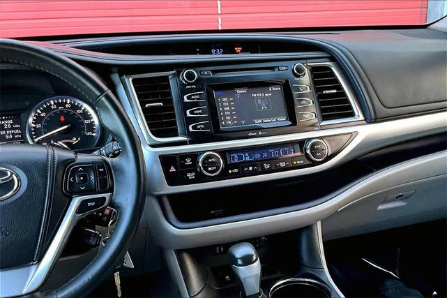 Photo of 2014 Alumina Jade Metallic Toyota Highlander