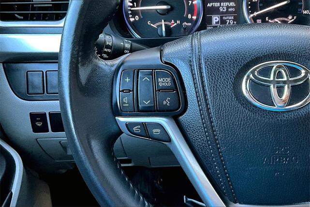 Photo of 2014 Alumina Jade Metallic Toyota Highlander
