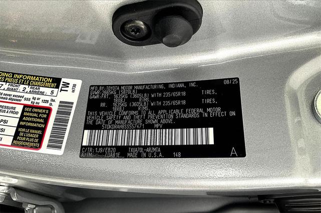 Photo of 2025 Celestial Silver Metallic Toyota Highlander