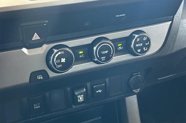 Photo of 2020 Super White Toyota Tacoma