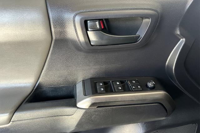 Photo of 2020 Super White Toyota Tacoma