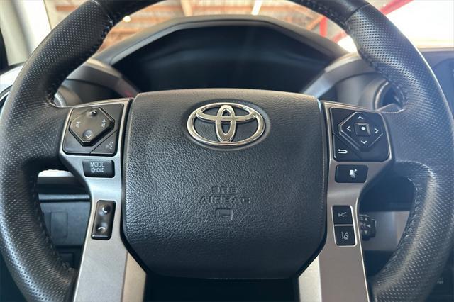 Photo of 2020 Super White Toyota Tacoma