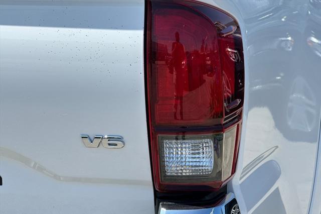 Photo of 2020 Super White Toyota Tacoma