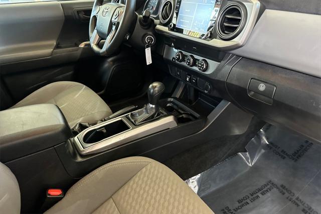 Photo of 2020 Super White Toyota Tacoma