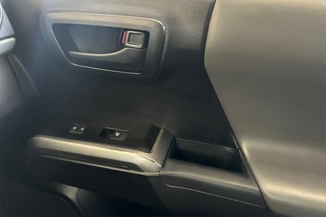 Photo of 2020 Super White Toyota Tacoma