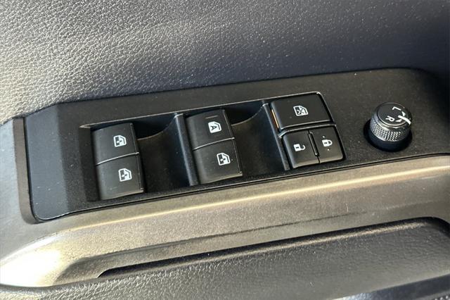 Photo of 2020 Super White Toyota Tacoma