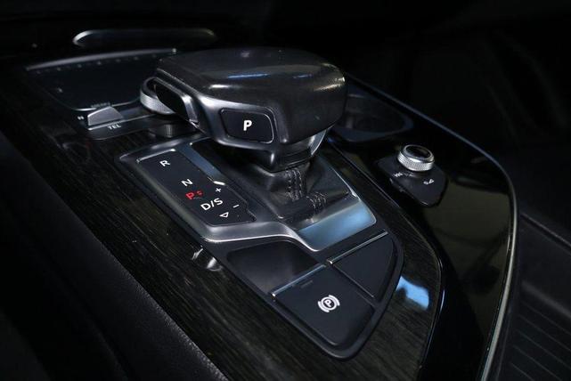 Photo of 2017 Florett Silver Metallic Audi Q7