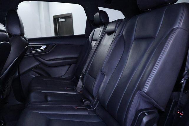 Photo of 2017 Florett Silver Metallic Audi Q7