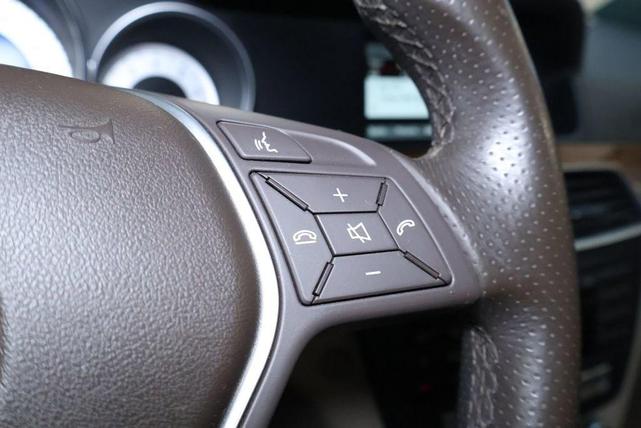 Photo of 2014 Polar White Mercedes-Benz C-Class