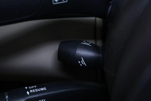 Photo of 2014 Polar White Mercedes-Benz C-Class