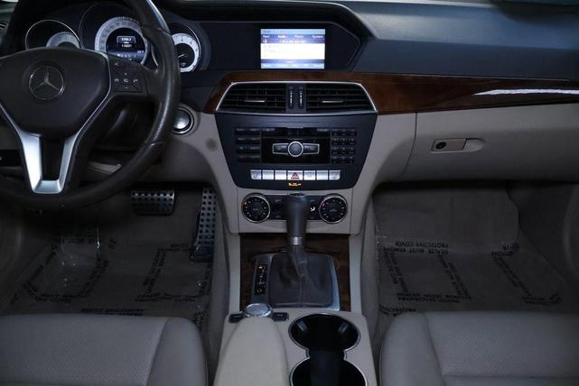 Photo of 2014 Polar White Mercedes-Benz C-Class