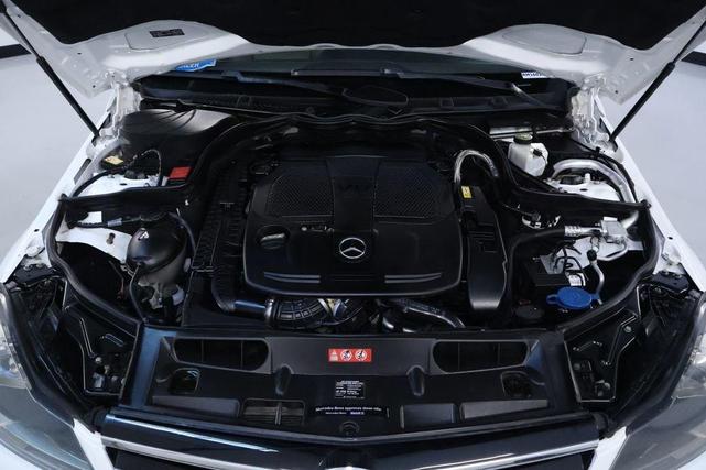 Photo of 2014 Polar White Mercedes-Benz C-Class