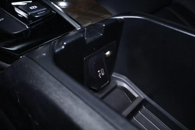 Photo of 2020 Mineral White Metallic BMW X3 PHEV