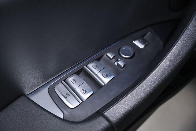Photo of 2020 Mineral White Metallic BMW X3 PHEV