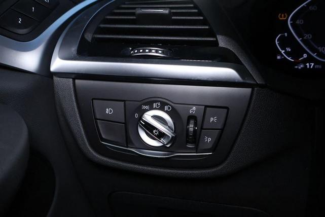 Photo of 2020 Mineral White Metallic BMW X3 PHEV