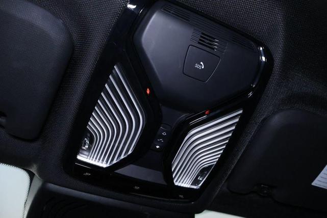 Photo of 2020 Mineral White Metallic BMW X3 PHEV