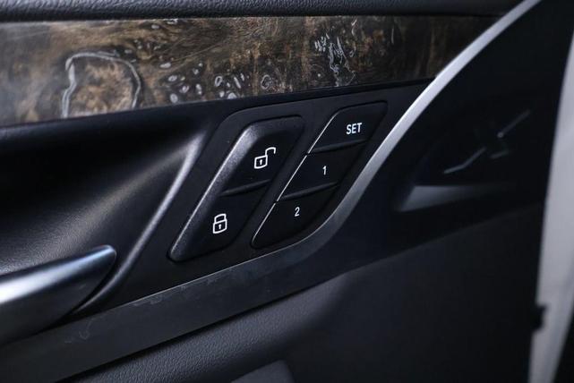 Photo of 2020 Mineral White Metallic BMW X3 PHEV